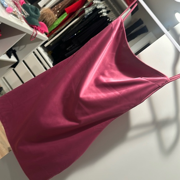 Oh Polly pink satin dress - Picture 2 of 5